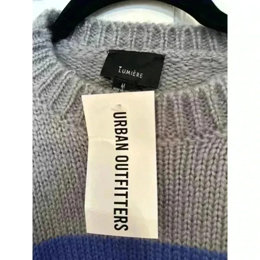 Urban Outfitters Lumiere Blue/Gray Crew Neck Colorblock Sweater size M NWT - Picture 3 of 5